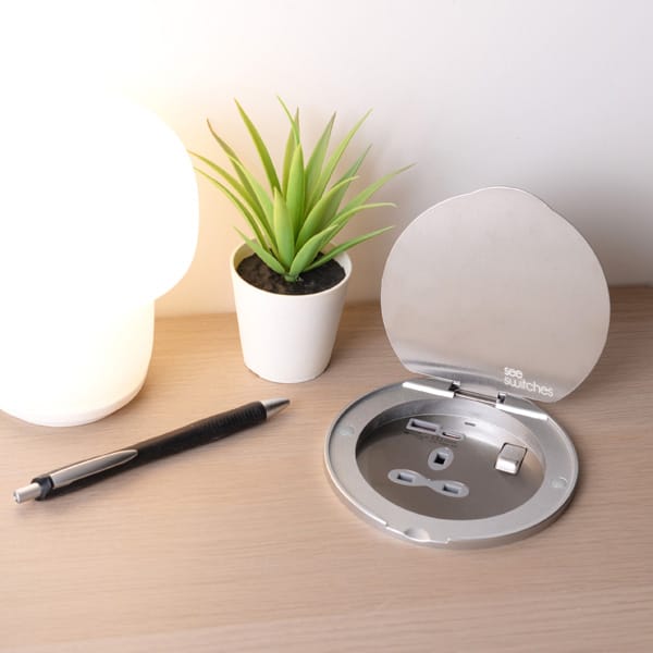 USB Power Station (Recessed Mount) – with 1 socket and Dual USB-A+C Quick Charger USB Power Station (Recessed Mount) – with 1 socket and Dual USB-A+C Quick Charger