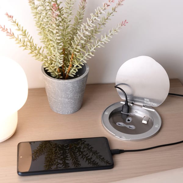 USB Power Station (Recessed Mount) – with 1 socket and Dual USB-A+C Quick Charger USB Power Station (Recessed Mount) – with 1 socket and Dual USB-A+C Quick Charger