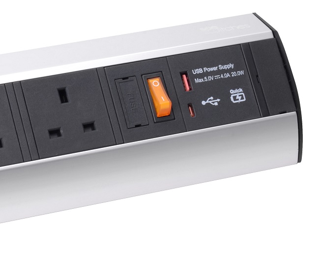 Power Station – 3 Socket & Dual USB Quick charger