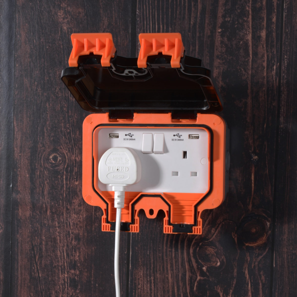 Weather Proof 2G 13A Switched Socket with with Dual USB-A Charger